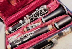 Clarinet! Vintage Musical Instrument! NOMINATED!!